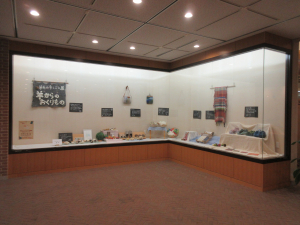 羊毛の手しごと展―羊からのおくりもの　
3/8(日)・3/15(日）は、ロビーで実演会もあります