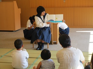 大津高校生がおはなし会を行いました